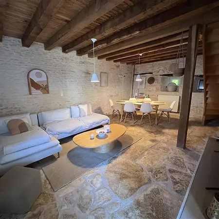 Hébergement de vacances Maison Alba Campagne Design Avec Piscine Privée *